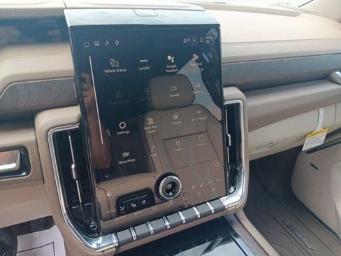 New 2026 GMC Yukon Denali w/ Denali Reserve Package AWD/4WD image 10