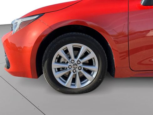 Used 2025 Toyota Corolla SE w/ SE Package FWD image 9