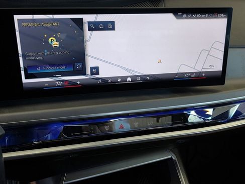 Used 2023 BMW 740i image 11