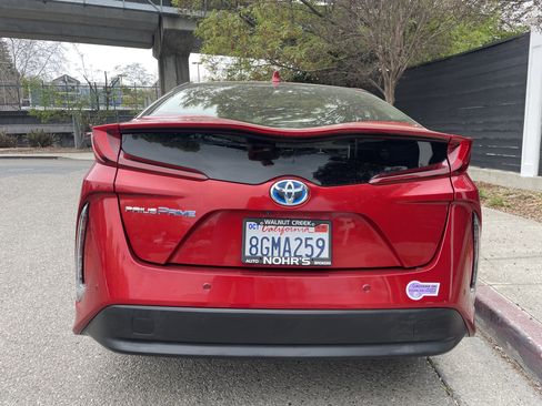 Used 2018 Toyota Prius Prime Advanced image 9