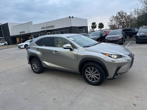 Used 2018 Lexus NX 300 FWD image 4