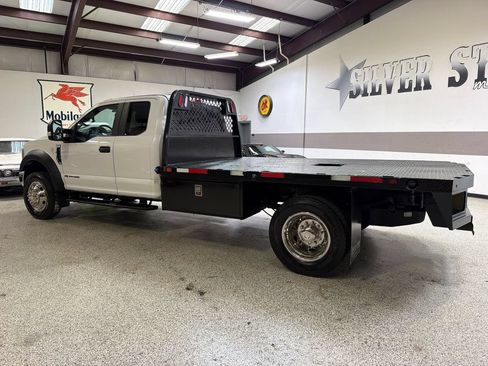 Used 2018 Ford F550 4x4 SuperCab Super Duty image 4