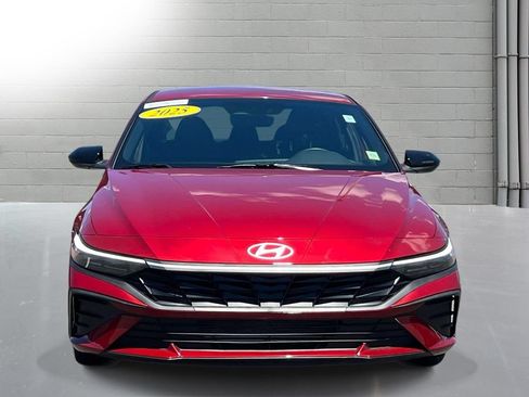 Used 2025 Hyundai Elantra Sport FWD image 2
