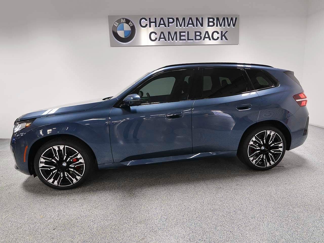 Used 2025 BMW X3 xDrive30i w/ Premium Package AWD/4WD image 3