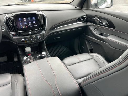 Used 2024 Chevrolet Traverse RS AWD/4WD image 11