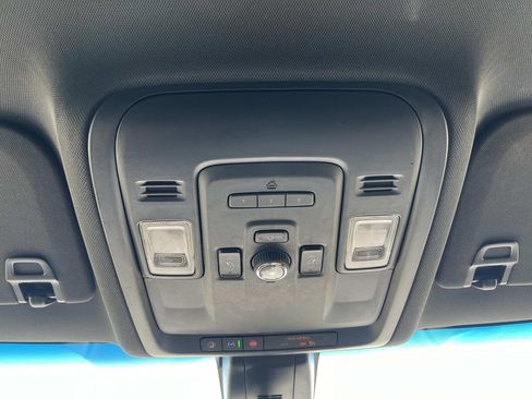 Used 2022 Chevrolet Suburban RST w/ Luxury Package image 36