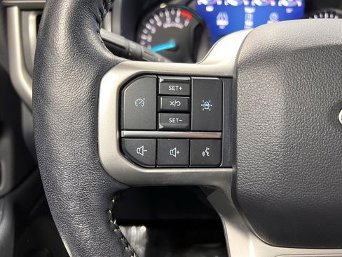 Used 2023 Ford Expedition XLT image 21