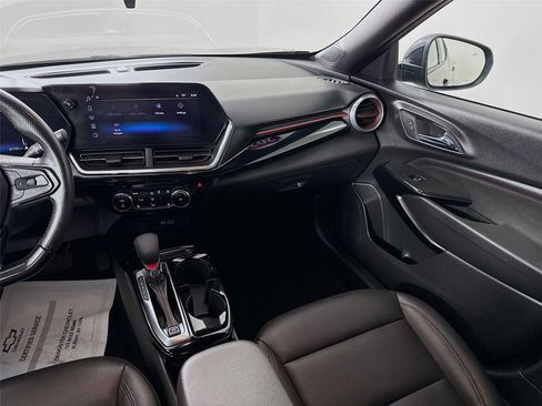Used 2024 Chevrolet Trax RS w/ Driver Confidence Package image 23