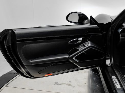 Used 2015 Porsche 911 Turbo image 77