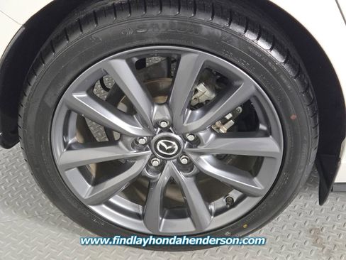 Used 2020 MAZDA MAZDA3 Hatchback image 11