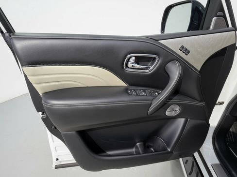 Used 2020 INFINITI QX80 Limited w/ All-Season Package AWD/4WD image 18