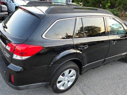 Used 2010 Subaru Outback 2.5i Limited AWD/4WD image 14