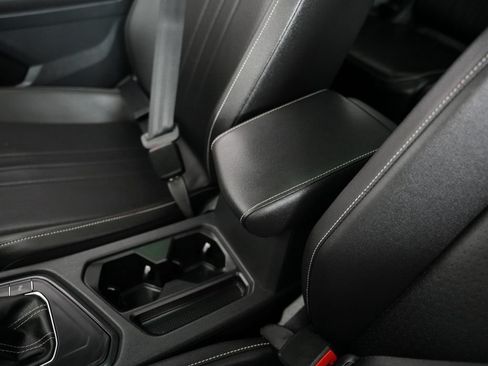 Used 2022 Volkswagen Tiguan SE R-Line FWD image 30