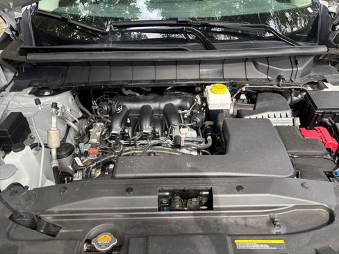 Used 2025 Nissan Pathfinder SV FWD image 35