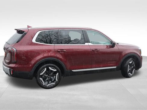 Certified 2024 Kia Telluride EX image 4