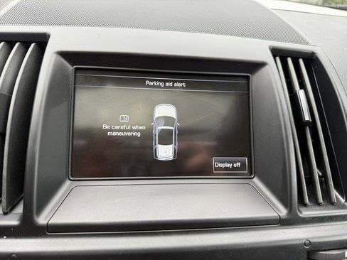 Used 2015 Land Rover LR2 image 34