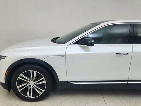 Used 2024 Cadillac Lyriq Luxury image 4