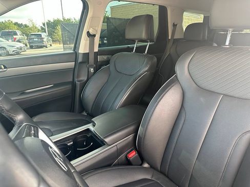 Used 2024 Hyundai Palisade SEL w/ Premium Package FWD image 8
