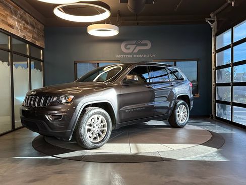 Used 2021 Jeep Grand Cherokee Laredo w/ Security & Convenience Group AWD/4WD image 7