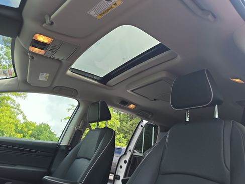 Used 2025 Honda Odyssey Elite image 31