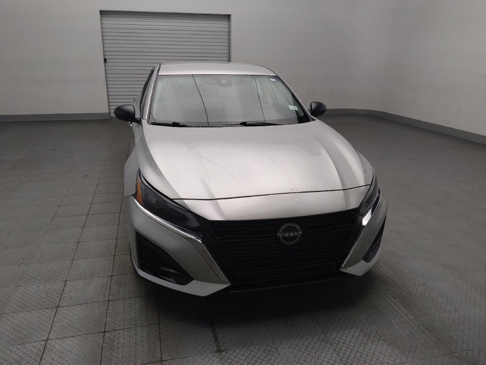 Used 2024 Nissan Altima 2.5 SV FWD image 14