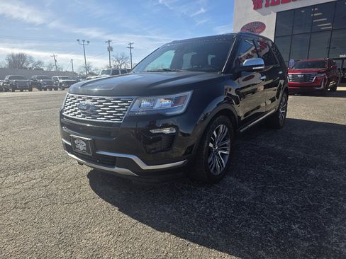 Used 2018 Ford Explorer Platinum image 3