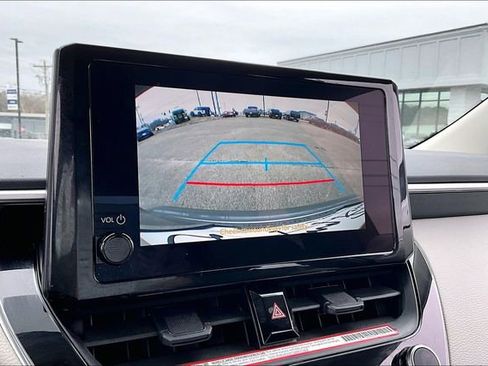 Used 2025 Toyota Corolla LE image 13