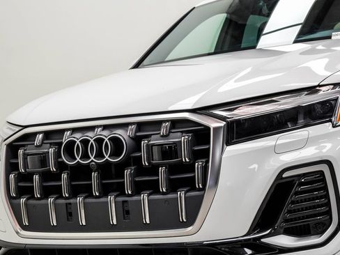 Used 2025 Audi Q7 3.0T Premium Plus AWD/4WD image 4
