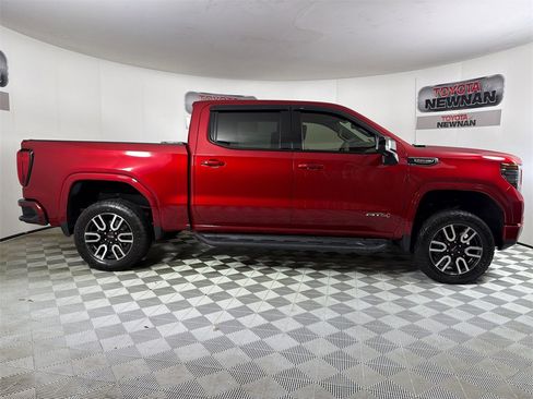 Used 2024 GMC Sierra 1500 AT4 w/ Technology Package image 3