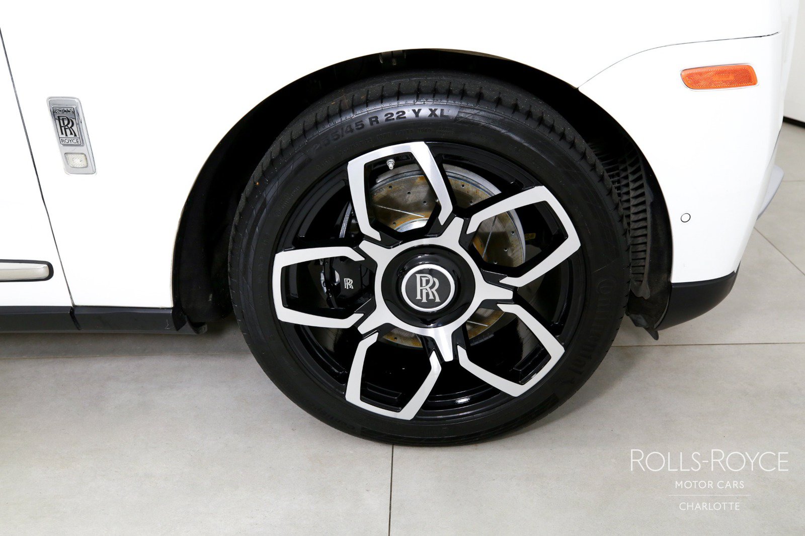 Used 2020 Rolls-Royce Cullinan AWD/4WD image 38