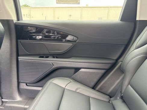 New 2026 Lincoln Nautilus Premier AWD/4WD image 15