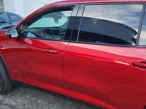 Used 2025 Buick Enclave Sport Touring w/ Power Package image 10