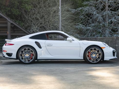 Used 2016 Porsche 911 Turbo image 12