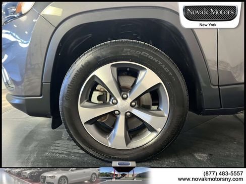 Used 2022 Jeep Cherokee Limited image 10