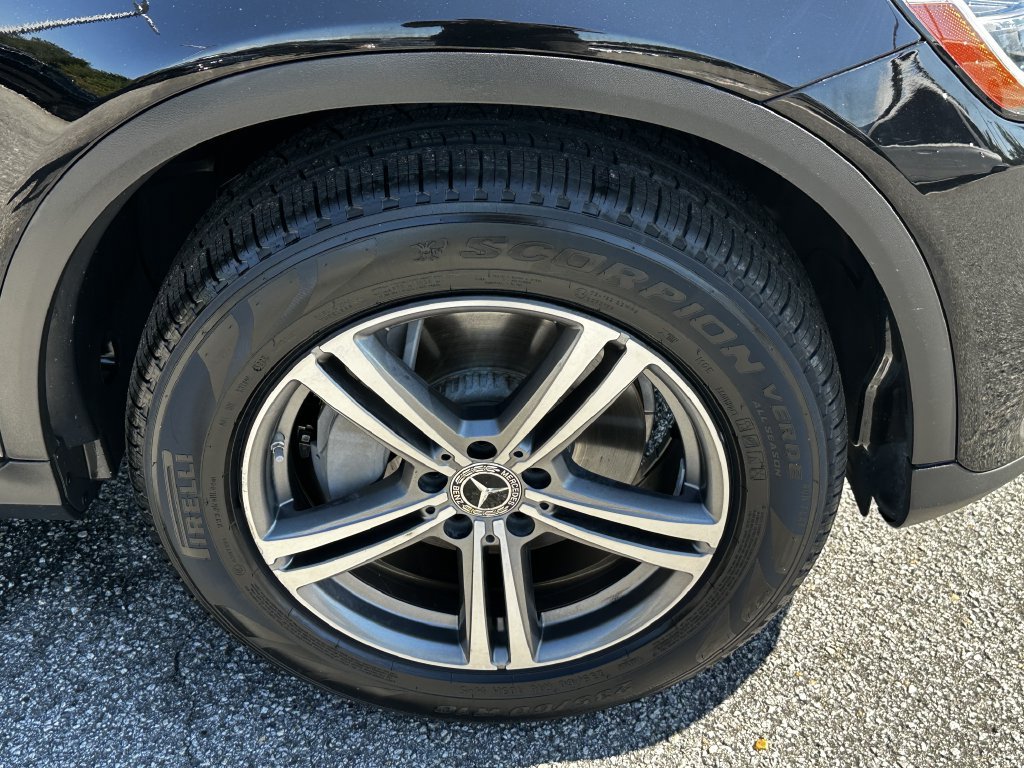 Used 2020 Mercedes-Benz GLC 300 4MATIC image 14
