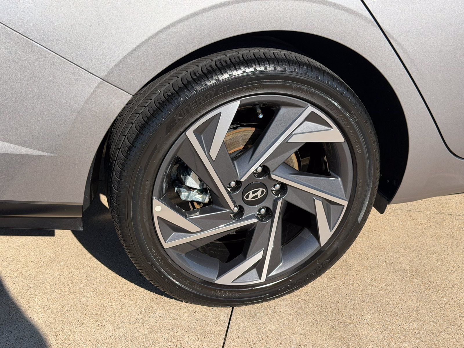 Used 2025 Hyundai Elantra SEL FWD image 8