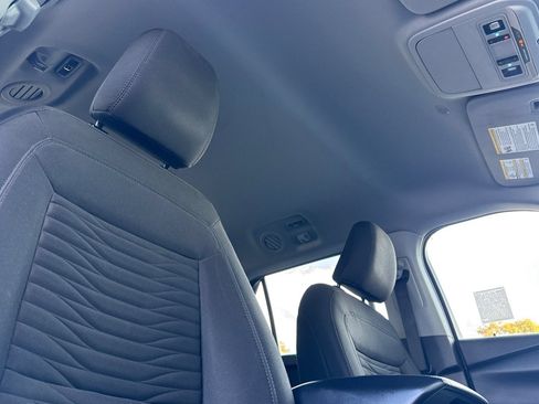 Certified 2021 Ford Explorer XLT RWD image 19