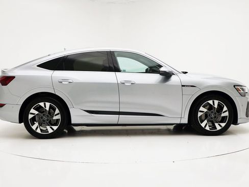 Used 2023 Audi e-tron Premium Plus w/ Premium Plus Package image 2