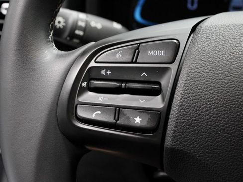 Certified 2024 Hyundai Venue SEL FWD image 28