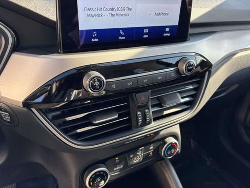 Certified 2022 Ford Escape SE image 23