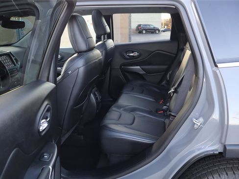 Used 2021 Jeep Cherokee Latitude Lux w/ Sun & Sound Group image 26