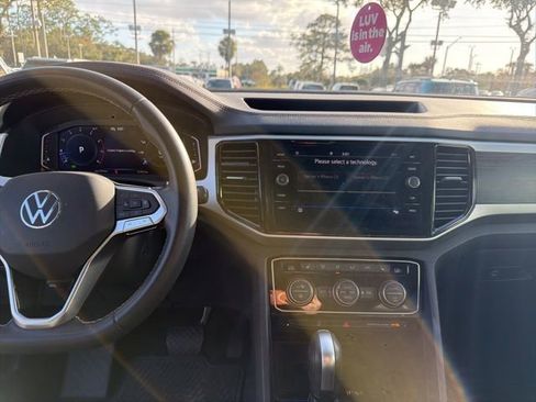 Used 2022 Volkswagen Atlas SE image 9