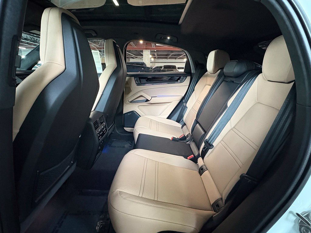 New 2026 Porsche Cayenne GTS AWD/4WD image 15