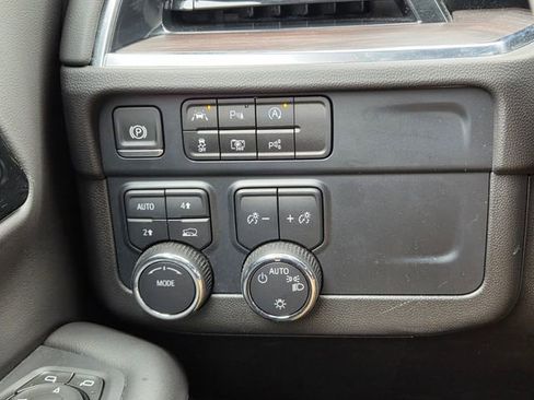 Certified 2025 Chevrolet Tahoe LT image 33