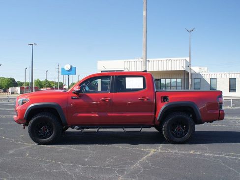 Used 2017 Toyota Tacoma TRD Pro AWD/4WD image 13