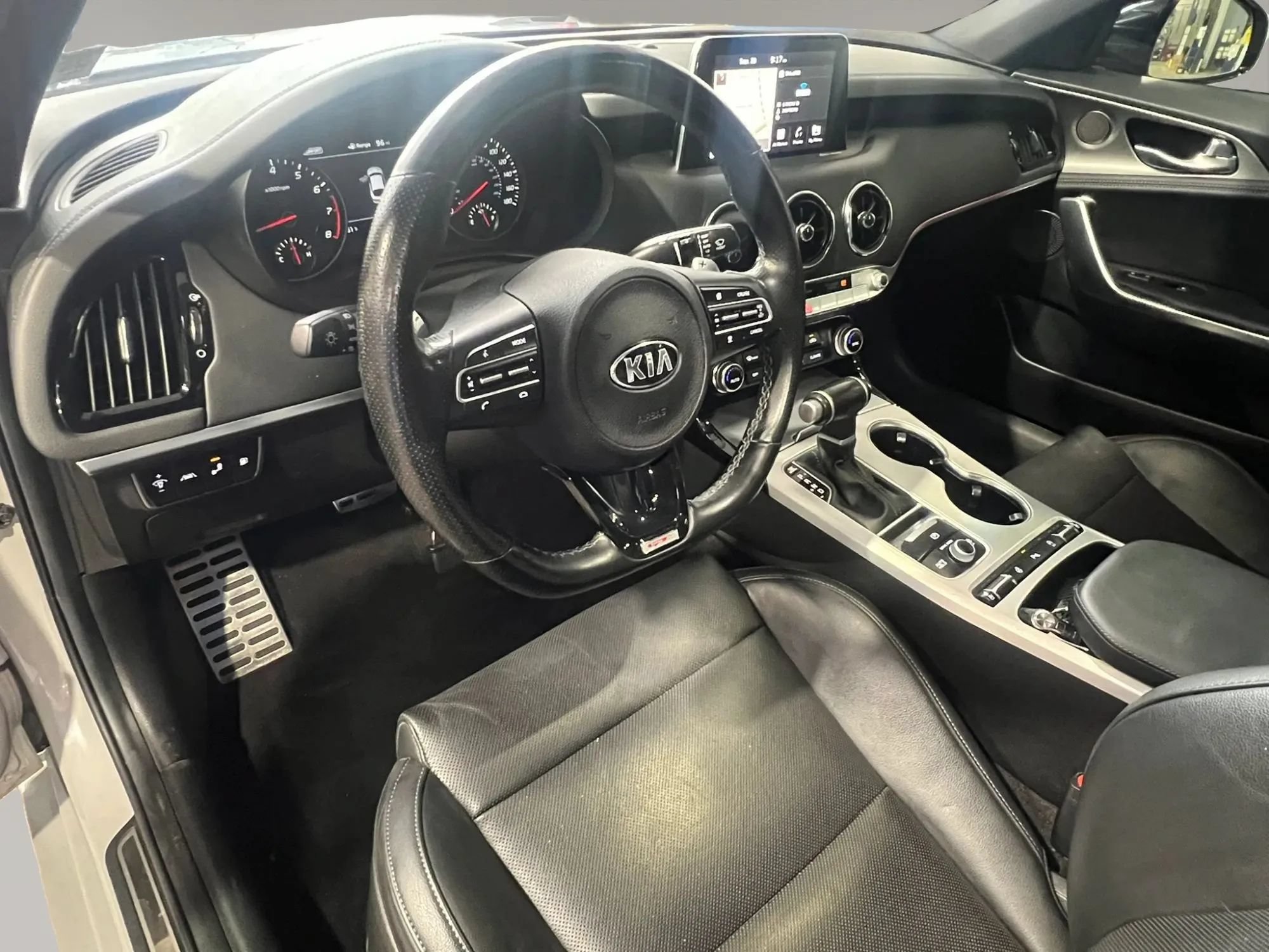 Used 2020 Kia Stinger GT1 AWD/4WD image 14