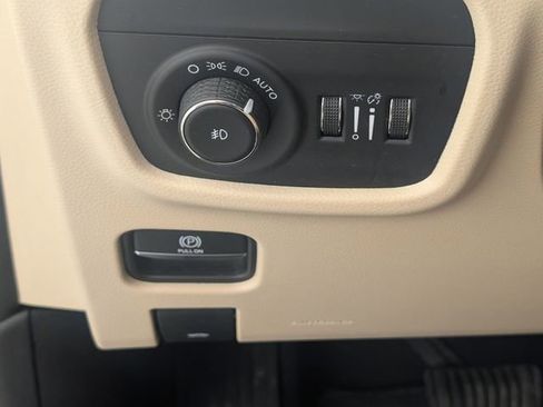 Certified 2022 Jeep Grand Cherokee L Limited AWD/4WD image 15