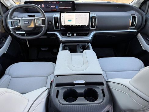 New 2026 Ford Expedition Platinum w/ Platinum Ultimate Package image 9