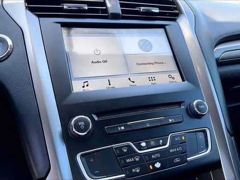 Used 2017 Ford Fusion SE w/ Fusion SE Technology Package FWD image 34