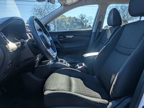 Used 2020 Nissan Rogue S image 15